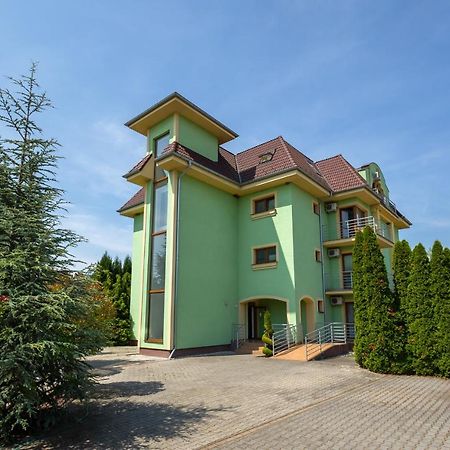 Pensionbb Veľký Meder Exteriör bild